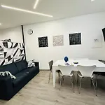San Saba Street 46 Апартаменты *